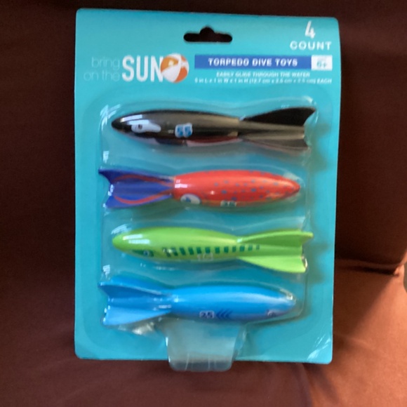 Torpedo Dive Toys Bundle 4 count/pack= 8 total NEW - Picture 2 of 11